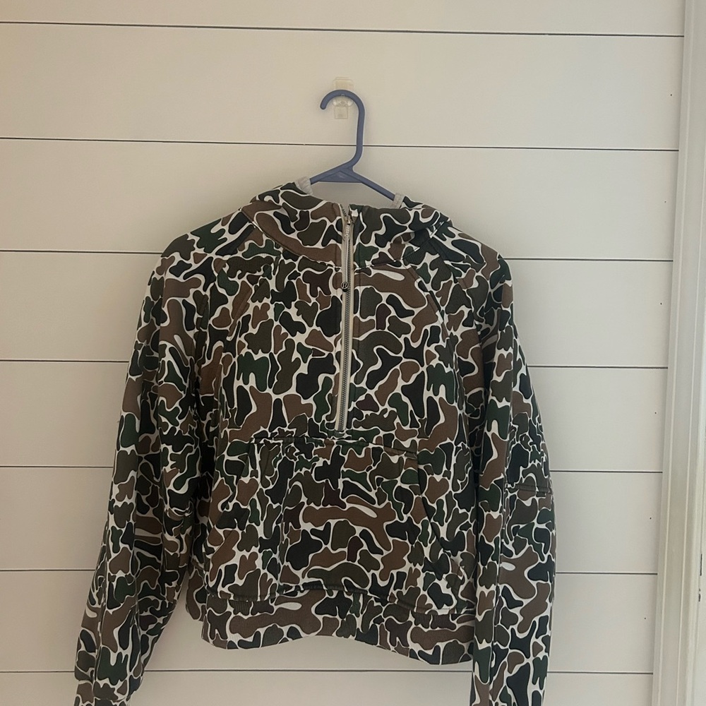 Trendy Camouflage Zip-Up Hoodie